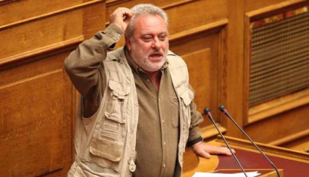 «Εθνικός Ραδιοτηλεοπτικός Βόθρος Τσάτσων και Δουλικών η ΕΡΤ- Το μόνο βρωμοκάναλο Παγκοσμίως» – Τα έχωσε άγρια ο Ψαριανός για τις ζημιές της ΕΡΤ